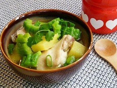 HY House - Canh gà nấu khổ qua