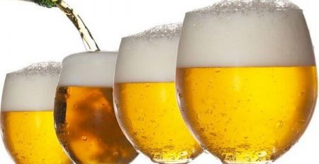 HY House - Rót bia ra cốc uống ngon hơn để trong lon, trong chai