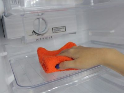 Hy House - Mẹo làm sạch ngăn đá tủ lạnh đơn giản như chơi