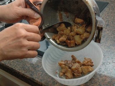 HY House - Nấu ăn trong nồi nhôm