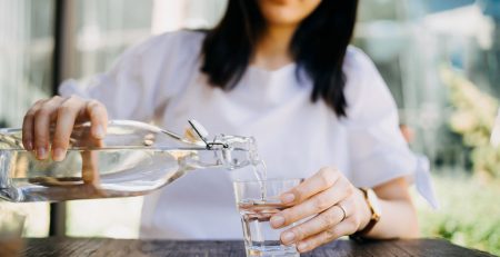 5 kiểu uống nước giúp giảm mỡ bụng cực nhanh